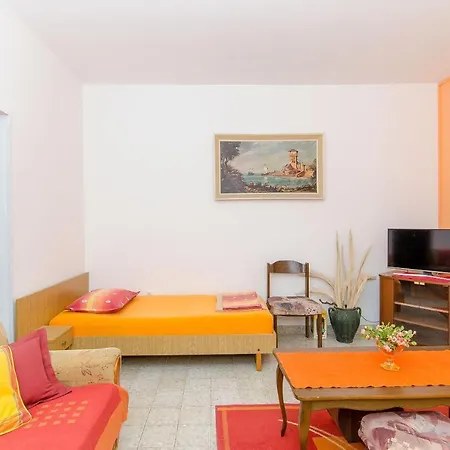 Apartments Seaside Apartment