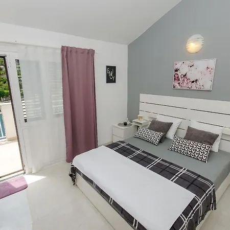 Apartments Seaside Apartment
