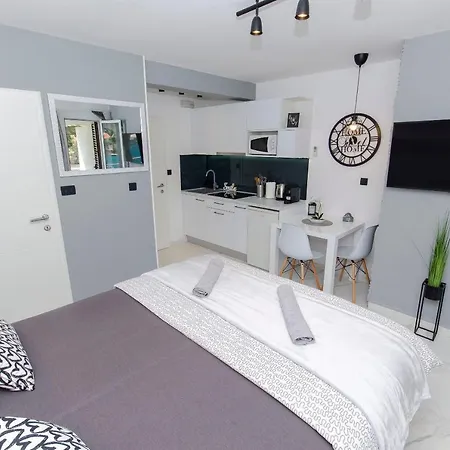 Apartment Apartments Seaside Bobovisca