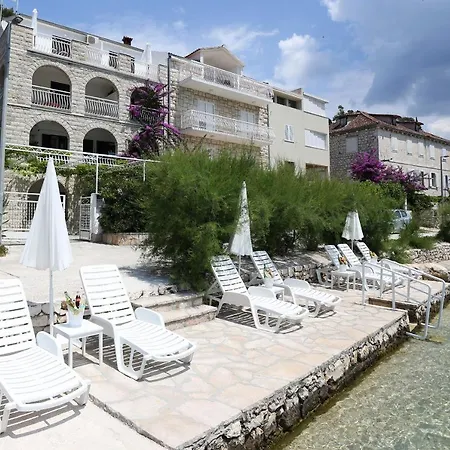 Apartments Seaside *