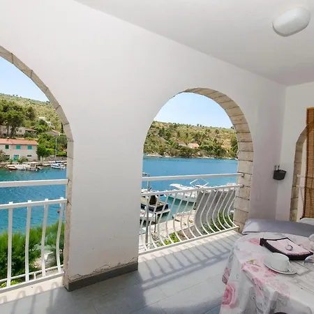 Apartments Seaside Apartment Bobovisca