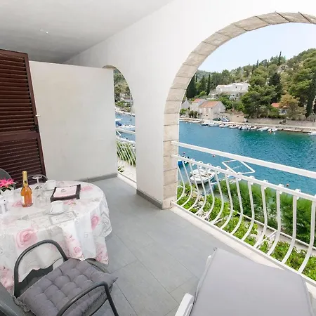 Apartments Seaside Apartment *