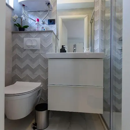 Apartments Seaside Apartment Bobovisca