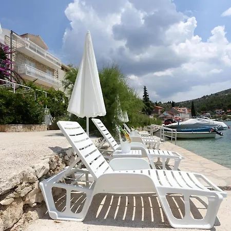 Apartments Seaside Apartment *